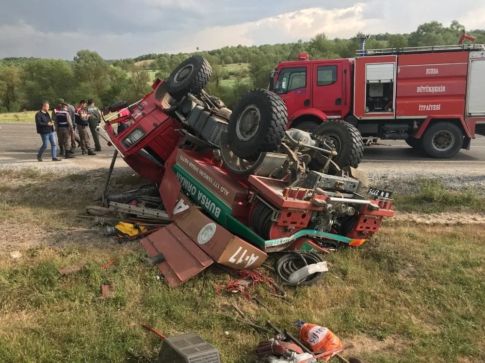Orman İtfaiye Aracı Takla Attı, Yaralı Helikopterle Taşındı