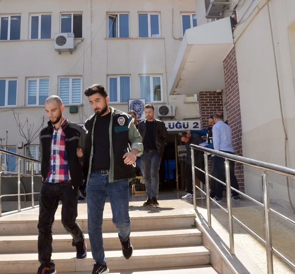 Otomobilde Gizlenen Uyuşturucu Rona Buldu