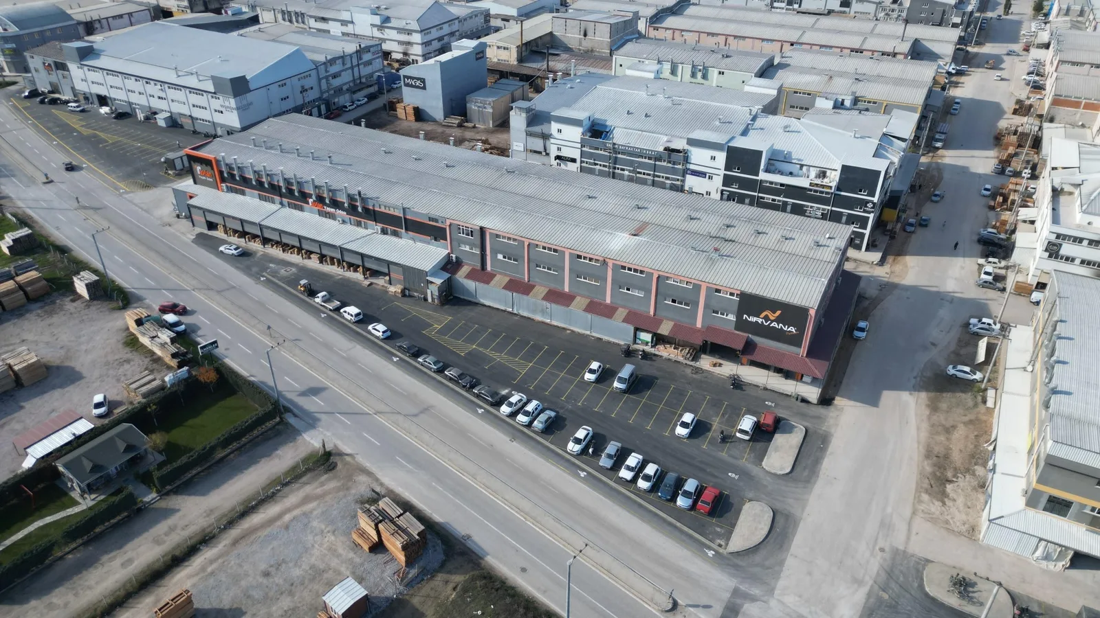Ağaç İşleri Sanayi bölgesinde 261 araçlık otopark hizmete girdi