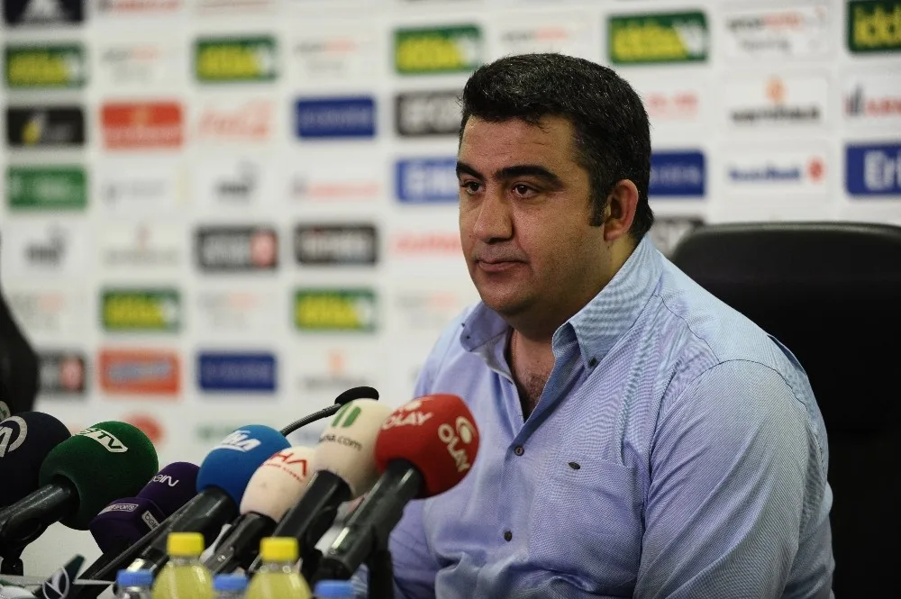 Özat: “Zor Durumlar Bunlar”