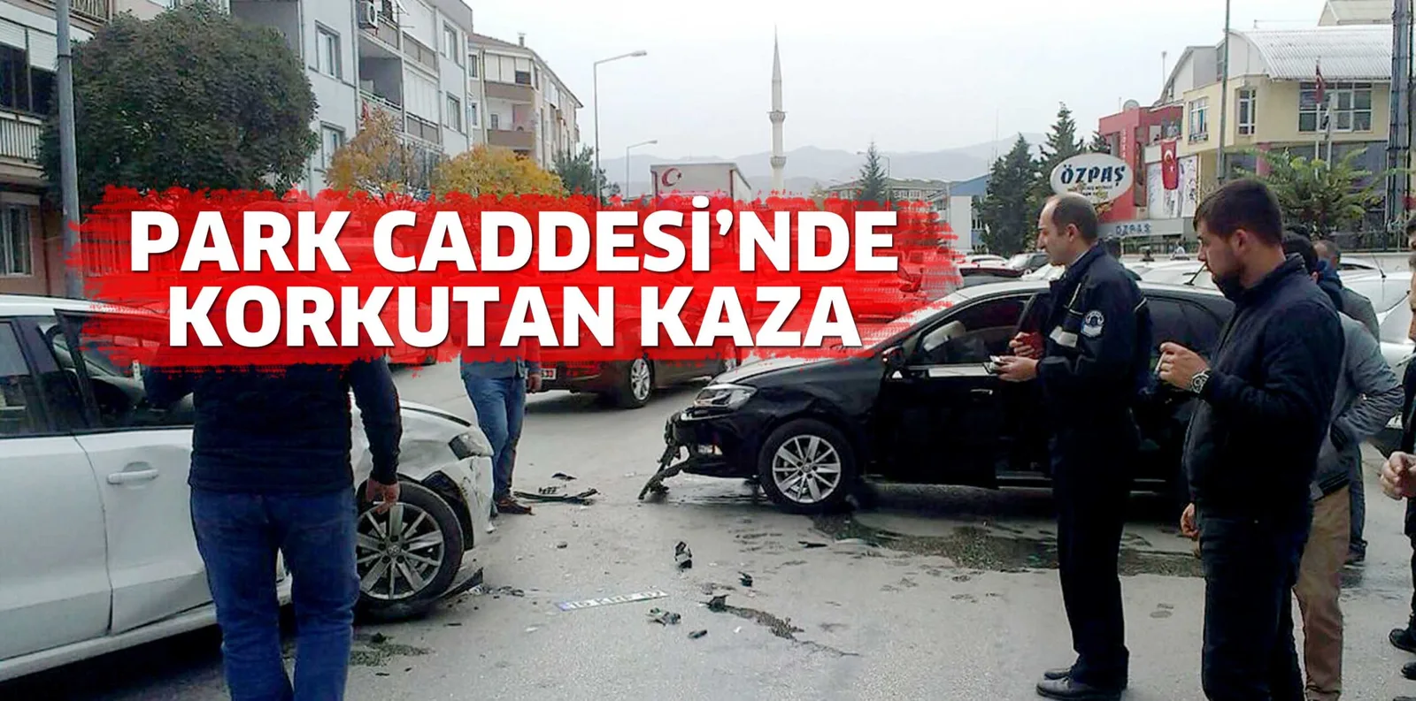 PARK CADDESİN'DE KORKUTAN KAZA