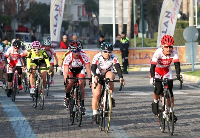 Pedallar Alanyada Çevrildi