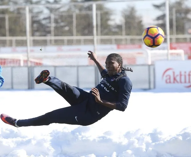 Rodallega: Trabzonsporda Futbol Oynamak Benim İçin Bir Nimet