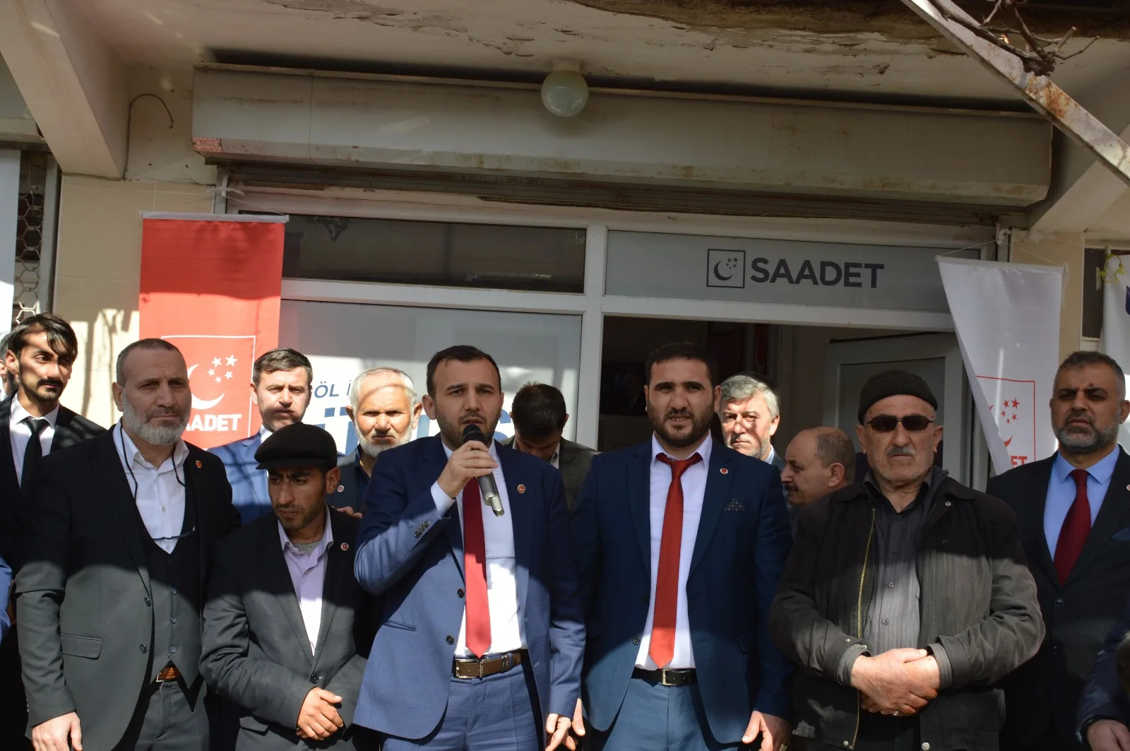 HUZUR MAHALLESi'Ni KENAR MAHALLE OLMAKTAN KURTARACAĞIZ