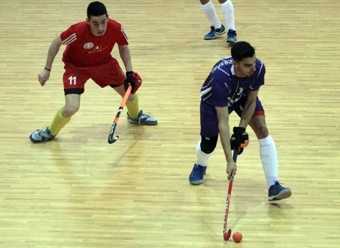 Salon Hokeyinin Kalbi Alanyada Atıyor