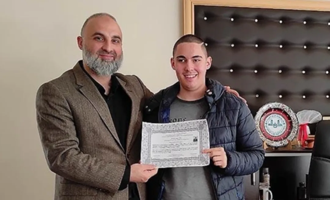 Türk arkadaşıyla Edirne'ye gelen Avusturyalı, Müslümanlığı seçti