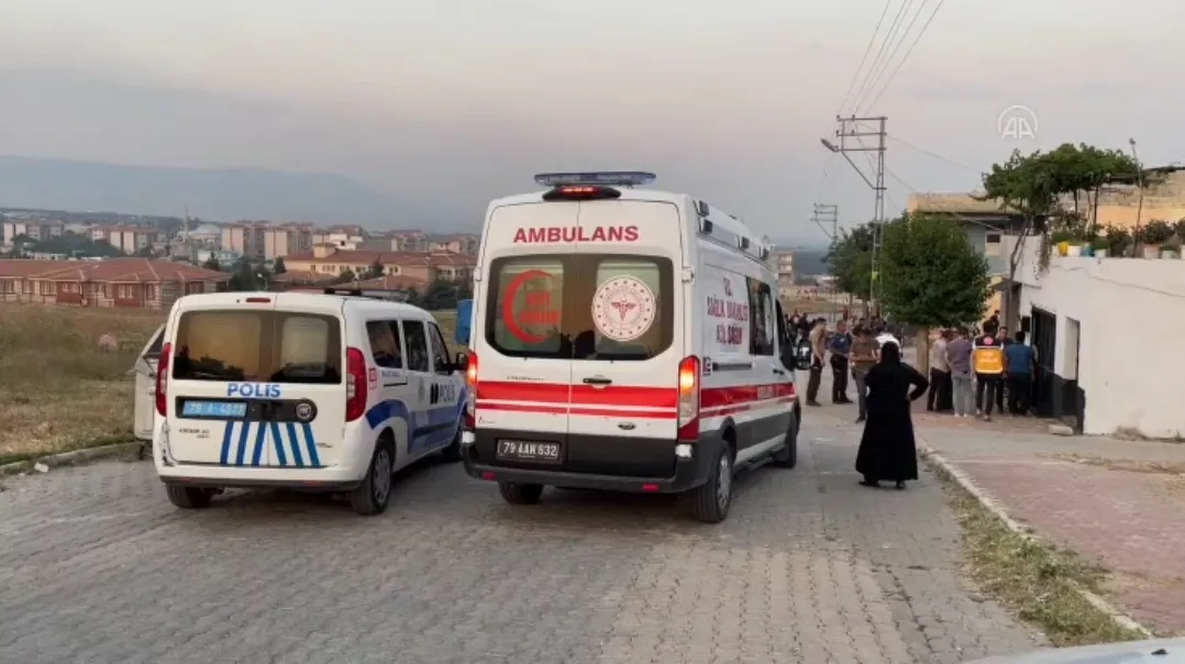 Kardeşlerin silahlı kavgasında sokaktaki 2 kişi yaralandı