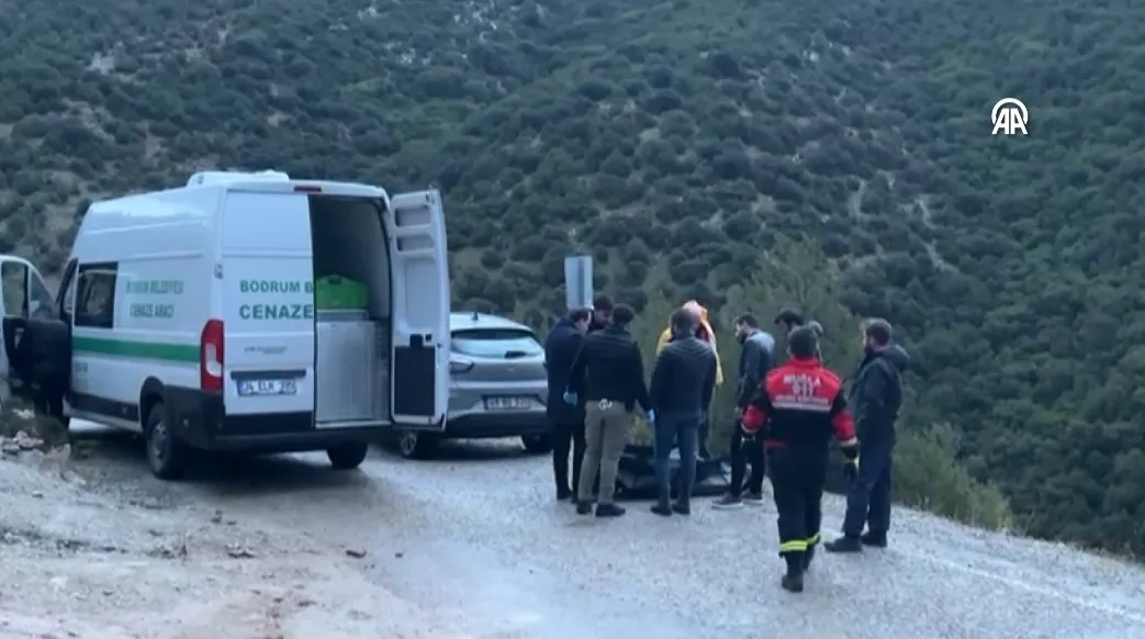 Bir kadın ile bir kız çocuğunun çarşafa sarılı halde cesetleri bulundu
