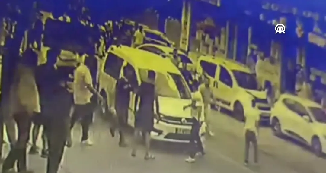 Trafikte silahlı kavga; 3 yaralı