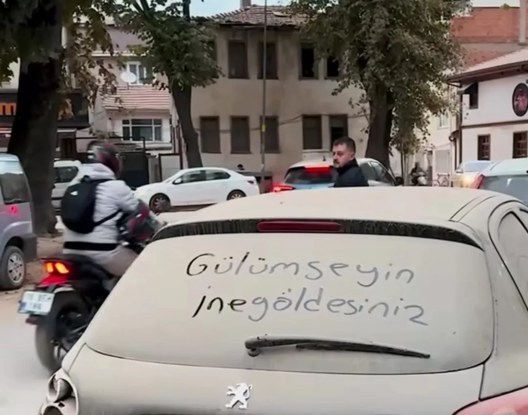 Mustafa Bozbey'e isyan bayrağı çekildi; 'Astım hastasıyım, tıkanıyorum'