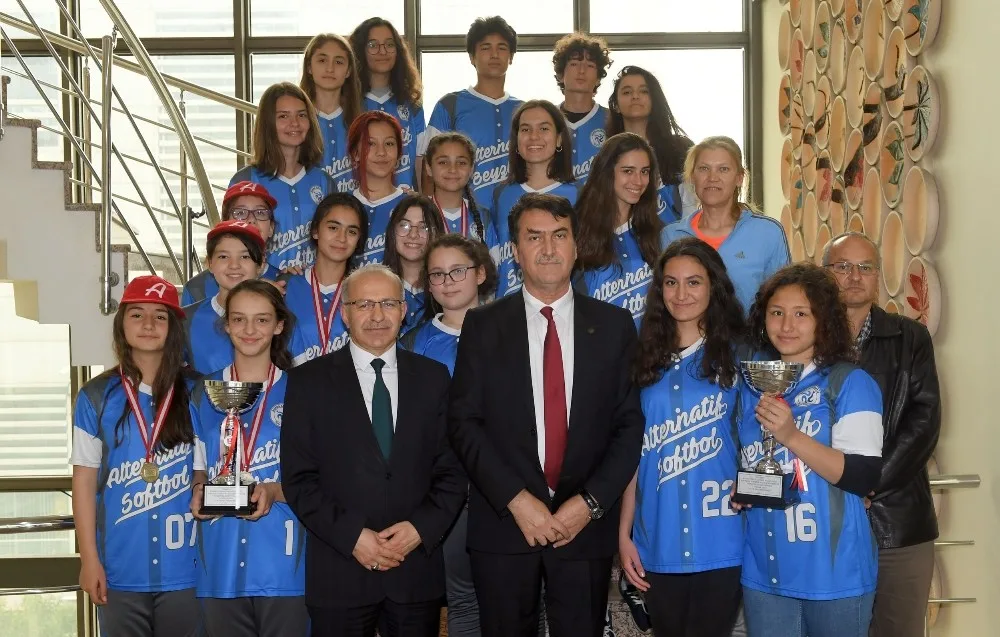 Softbolda Bursanın Gururu Oldular