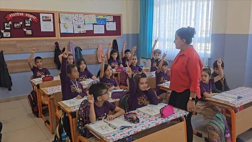 Sağlık Bakanı Koca'dan çocuklarda görülmeye başlayan "solunum yolu enfeksiyonu"na ilişkin paylaşım
