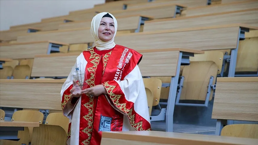 Oğlunun hakkını ararken hukuk fakültesini bitiren ev hanımı, hakim olmayı hedefliyor