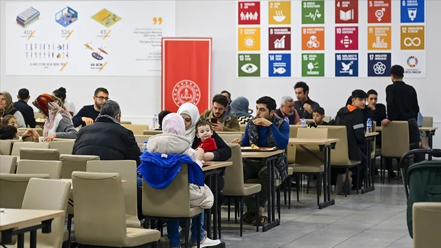İstanbul'daki öğrenci yurdu depremzedelere "yuva" oldu