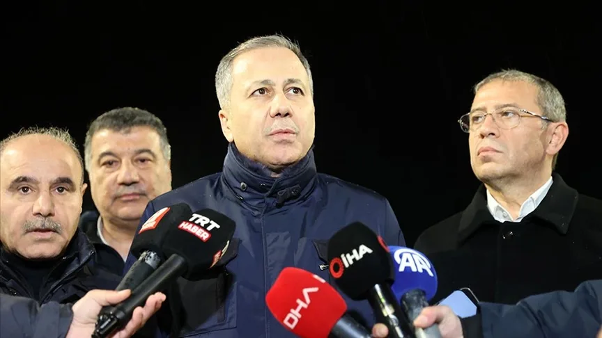 Bakan Yerlikaya: Erzincan'da 339'u arama kurtarma personeli olmak üzere toplam 827 personel görev yapıyor