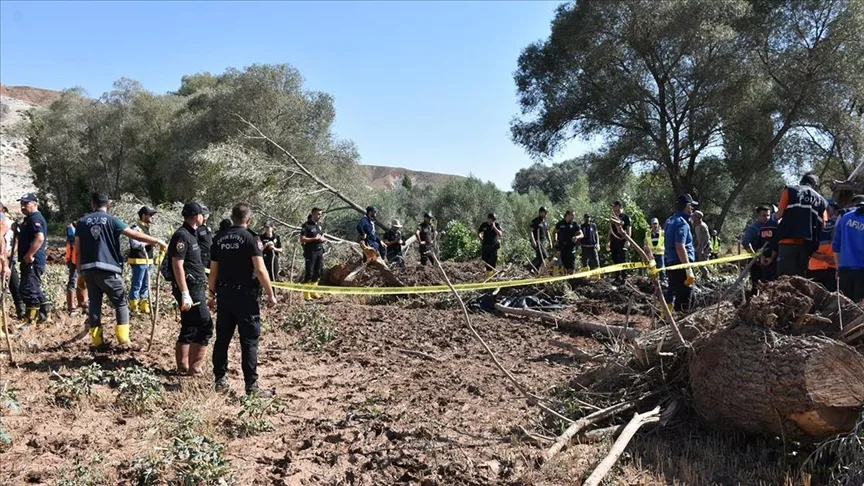 Selde kaybolan Asel bebeğin cansız bedenine ulaşıldı