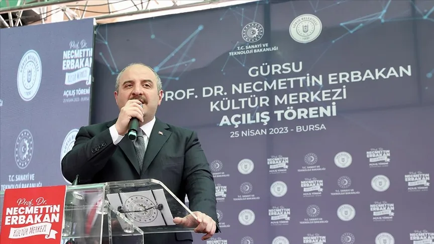 "Türkiye'nin uçağını yapmak Erbakan Hoca'mızın hayaliydi, işte bugün jet motorlu uçağımızı uçurduk"