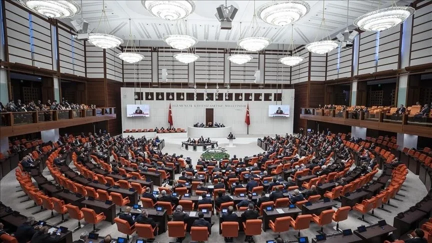Çalışan emeklilere 5 bin lira verilmesini öngören madde TBMM Genel Kurulunda kabul edildi