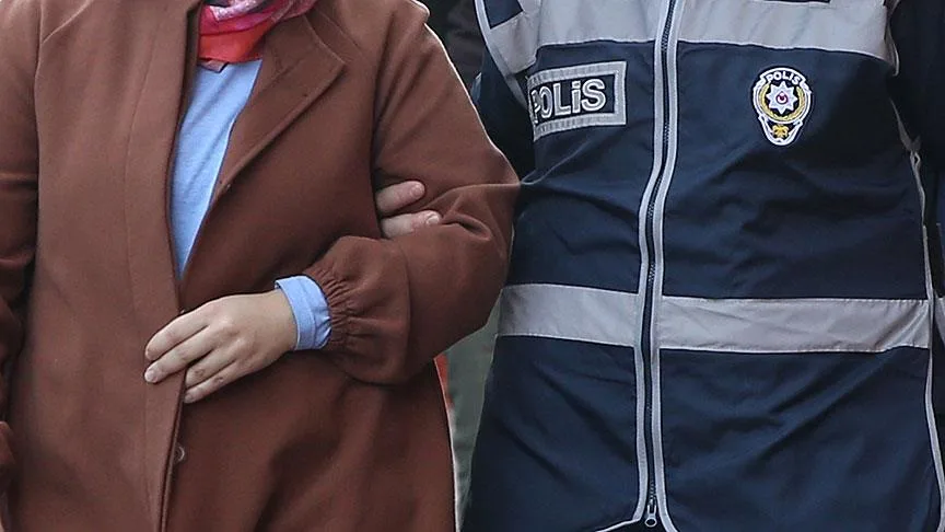 Eski kocasını yüzüne tiner atıp bıçakladı