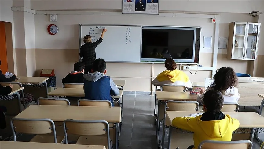 Milli Eğitim Bakanı Tekin: Tüm sınıfları kapsayacak şekilde bir müfredat değişikliği için çalışıyoruz