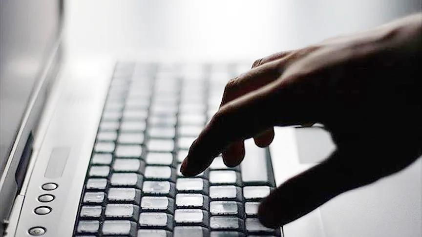 İnternet suçlarına ilişkin şikayetler "ihbarweb.org.tr" ve "Alo 141" üzerinden yapılabiliyor