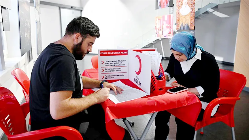 İnegöl’de kan bağışı seferberliği bağışçılara dijital termos hediye