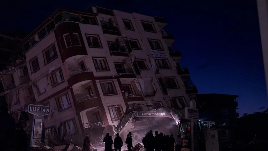 Televizyon, sinema ve dizi yapımcıları, depremden etkilenenler için yardım seferberliğine katıldı