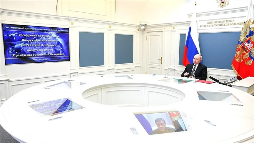 Putin, ülkesine yönelik balistik füze saldırısı durumunda "nükleer yanıt" doktrinini onayladı