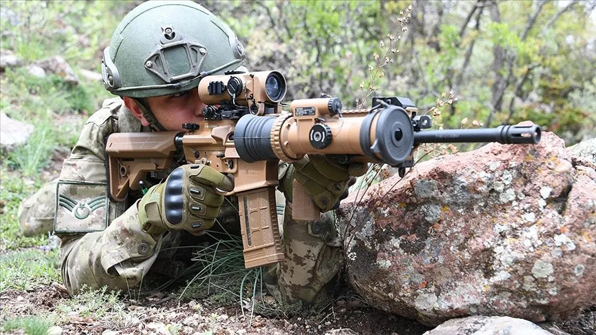 Fırat Kalkanı bölgesinde 2 PKK/YPG'li terörist etkisiz hale getirildi