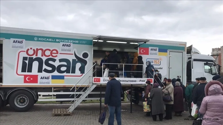 Ukrayna'ya 67 tır insani yardım malzemesi ve 1 mobil mutfak tırı gönderildi