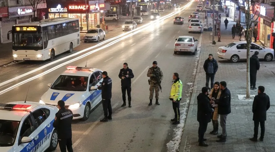 Ekipler yılbaşı için teyakkuza geçiyor