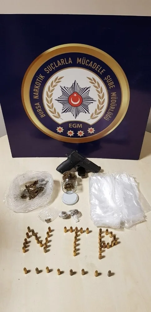 Uyuşturucu Satan 2 Şahıs Gözaltında