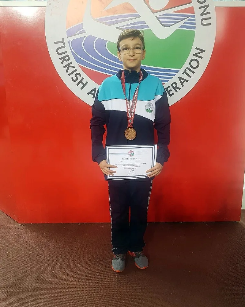 Uzun Atlamada Bronz Madalya Osmangazinin