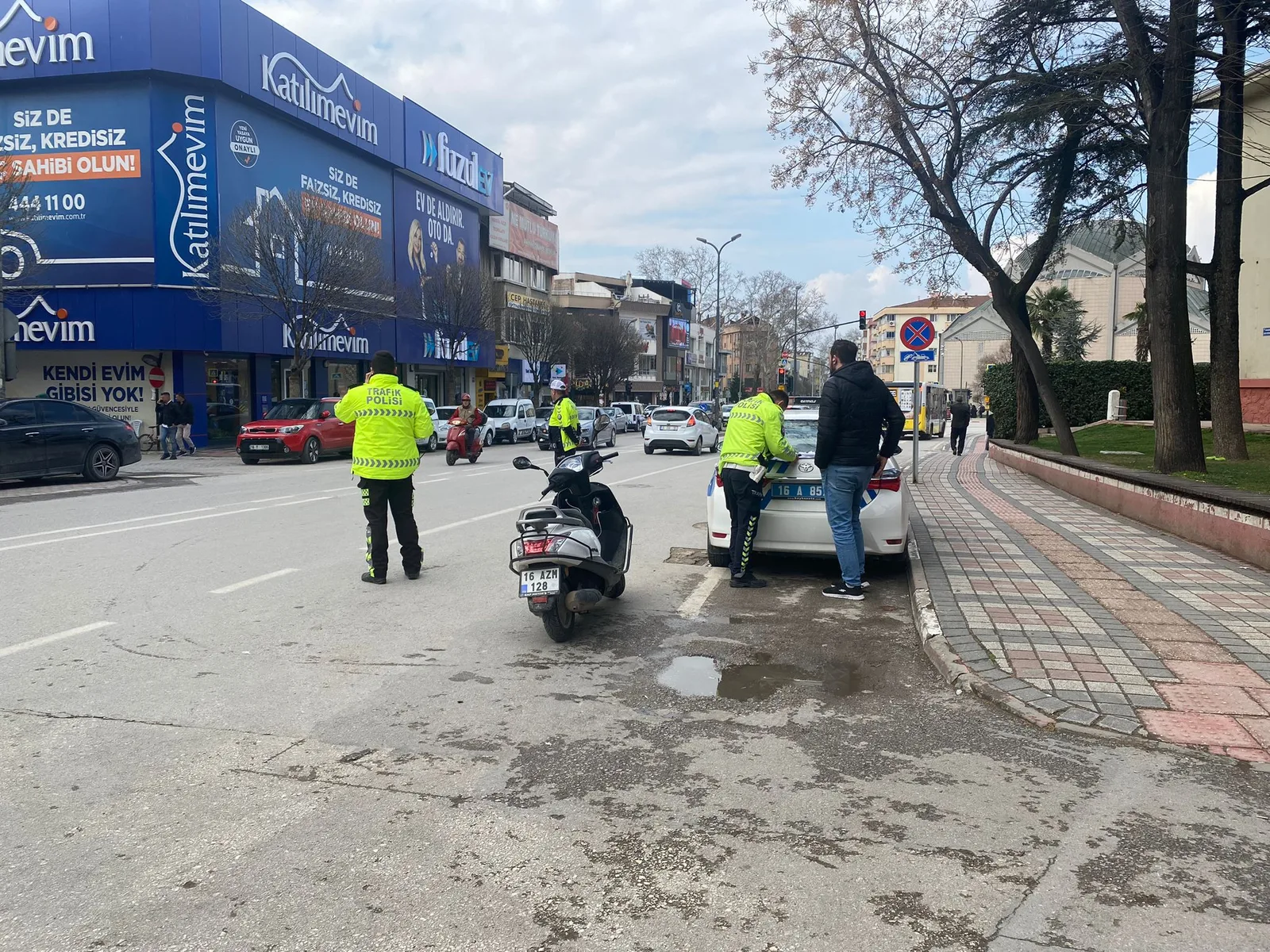 İnegöl'de motosiklet sürücülerine ceza yağdı