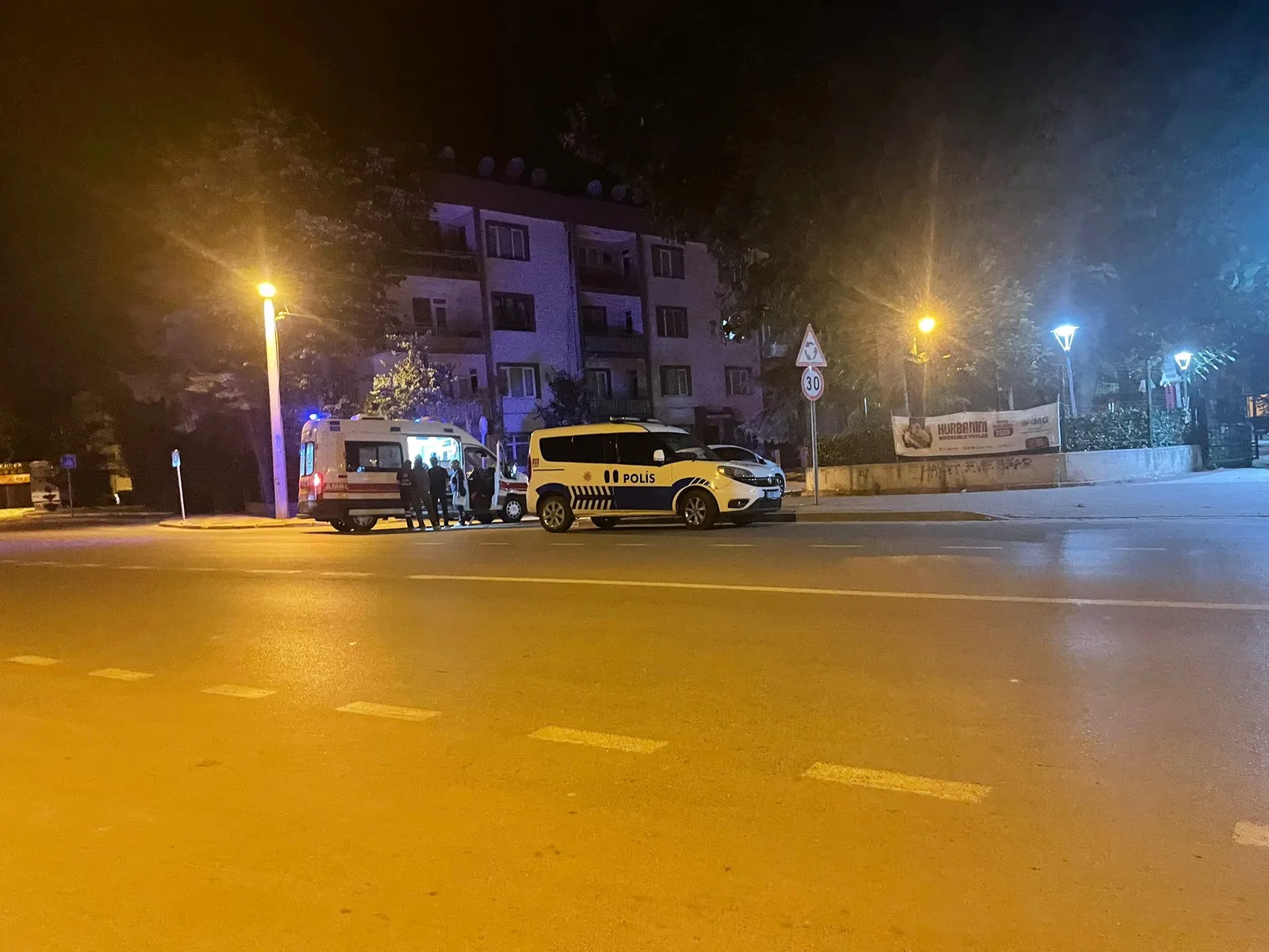 İnegöl'de eşi ile tartışan kadın, kendini seyir halindeki aracın önüne attı