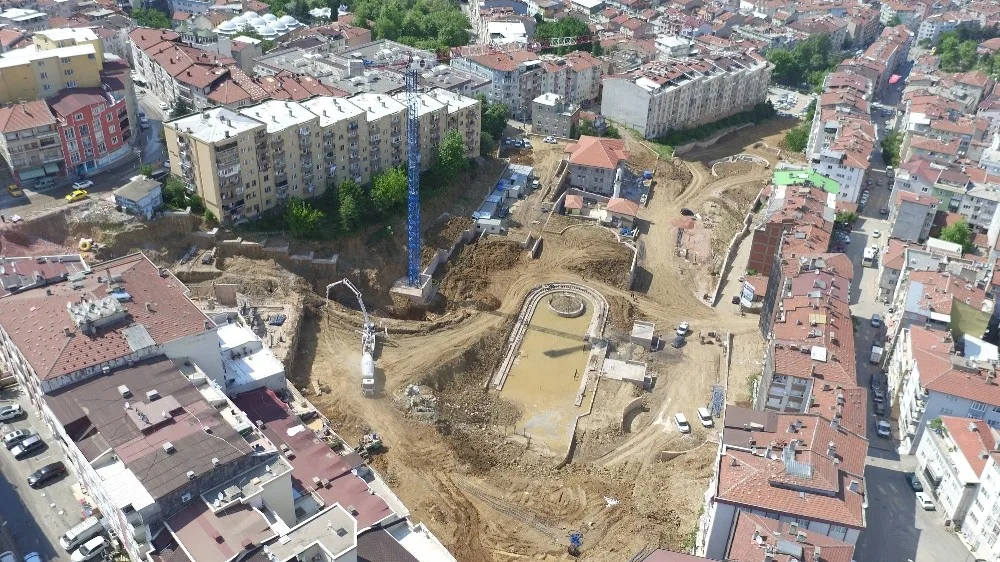 Yeşille Mavinin Buluşacağı Sular Vadisi Hızla Yükseliyor