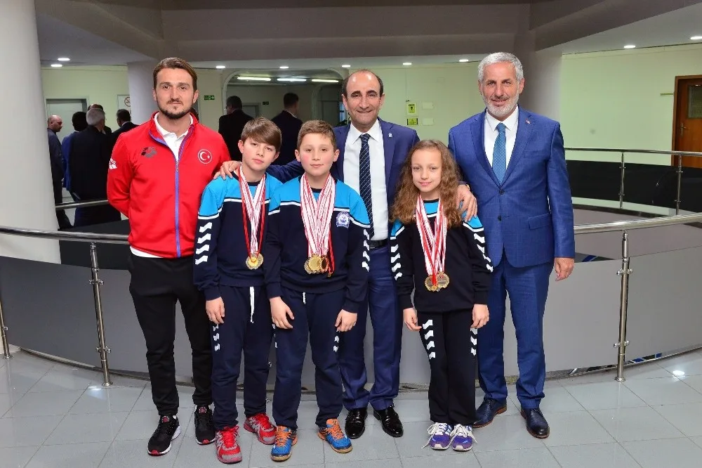 Yıldırımın ‘Altın Çocuklarına Ödül