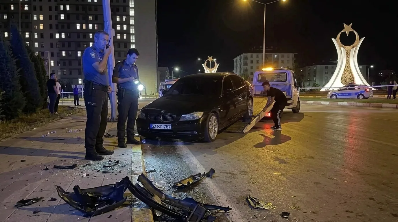 Çorum'da Zincirleme Trafik Kazası: 2'si Polis 4 Kişi Yaralandı