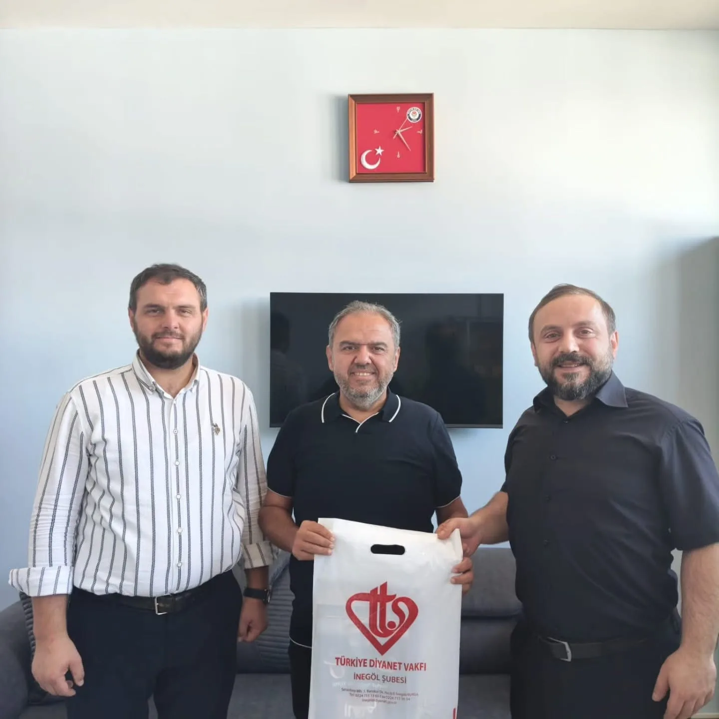İnegöl Müftülüğü Gençlik Koordinatörlüğü, Yeni Eğitim Yılı Öncesi Okulları Ziyaret Etti