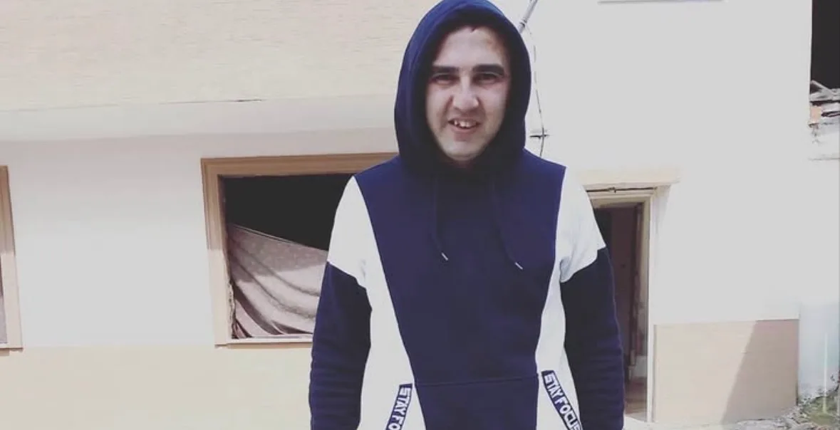 İnegöl’de kaybolan genç, kapüşonlu kıyafetiyle bir evin