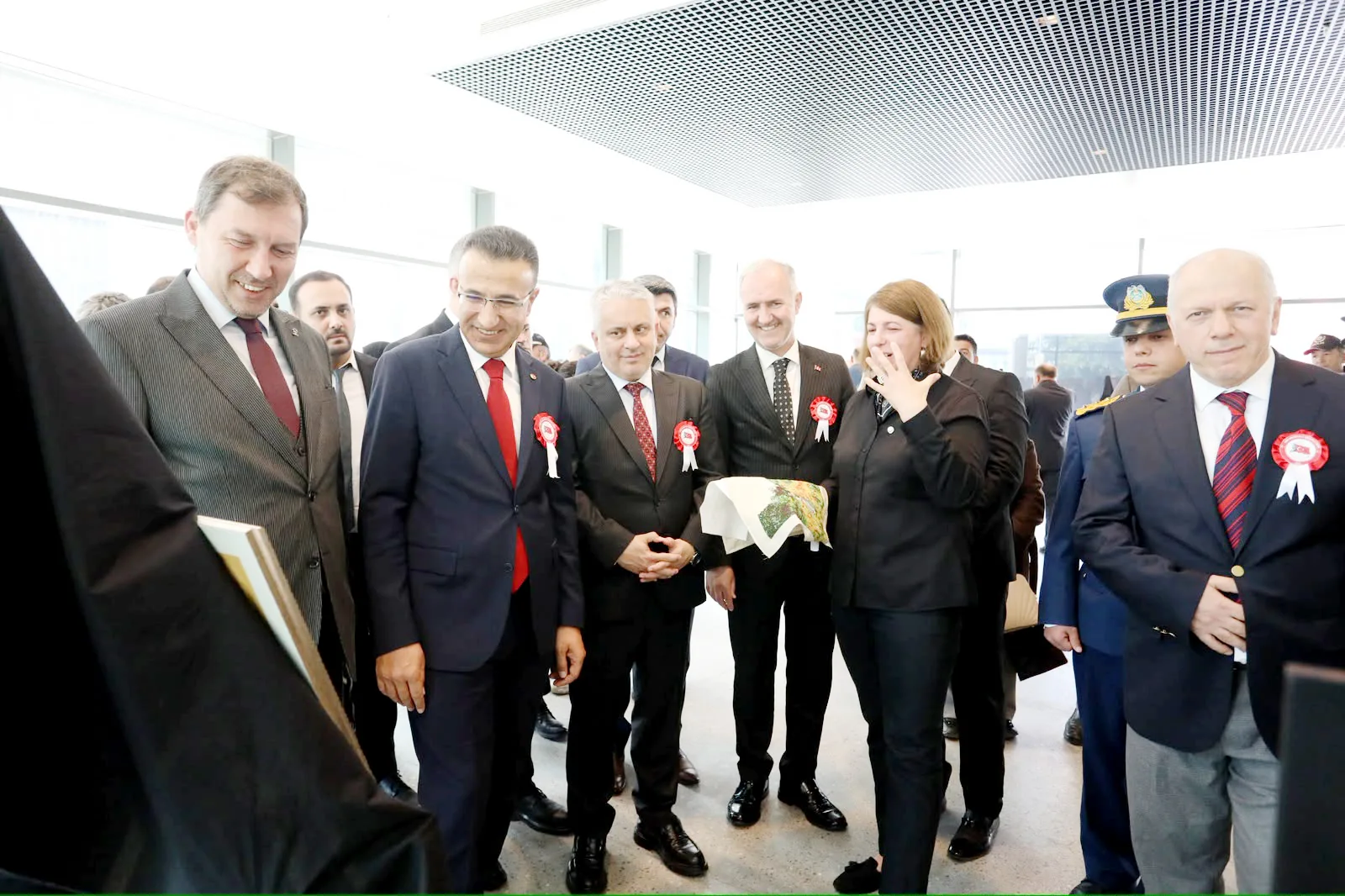 Cumhuriyet coşkusunu yansıtan goblen sergisinde protokol üy